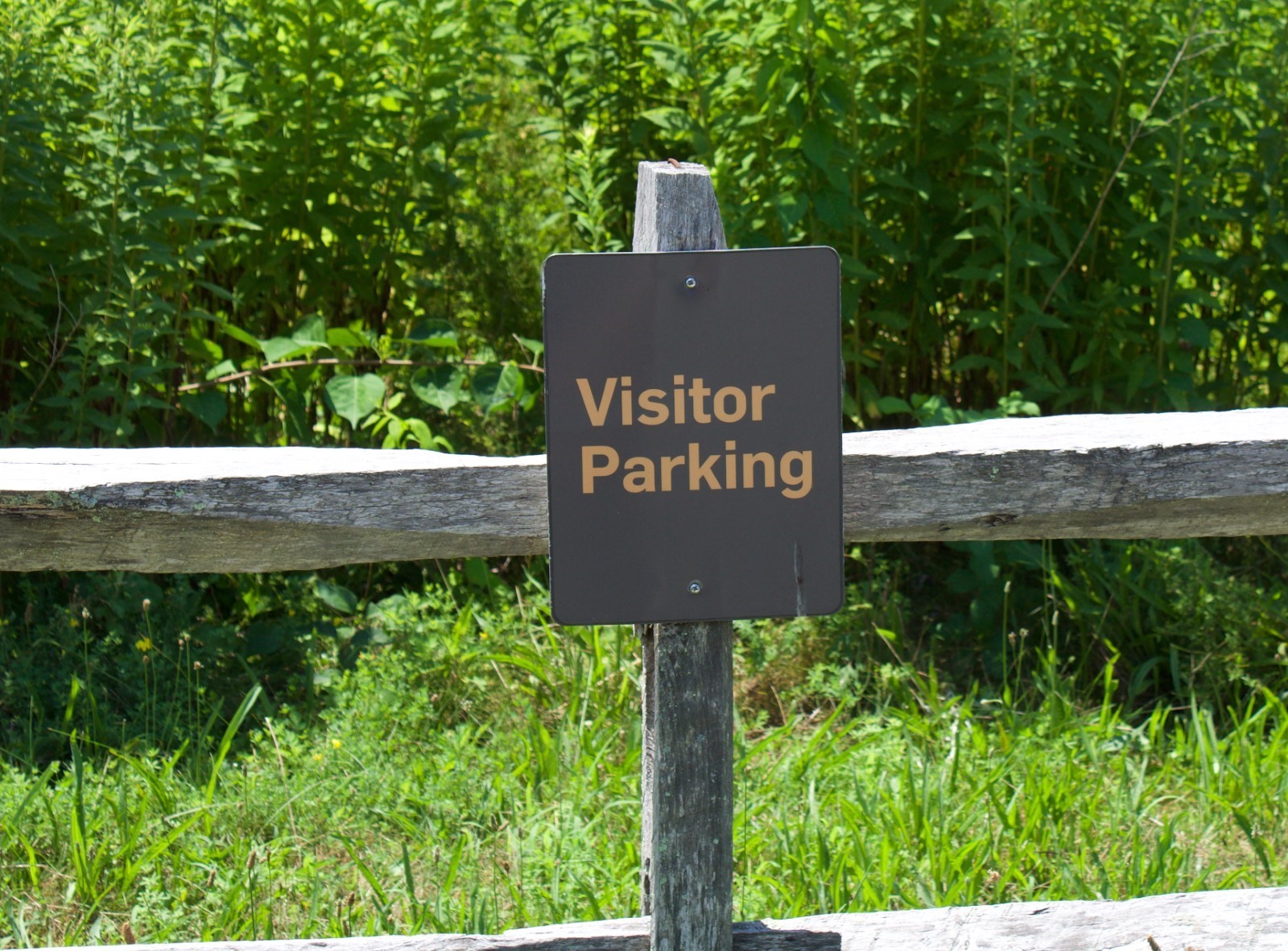 Visitor Parking sign at Powisset