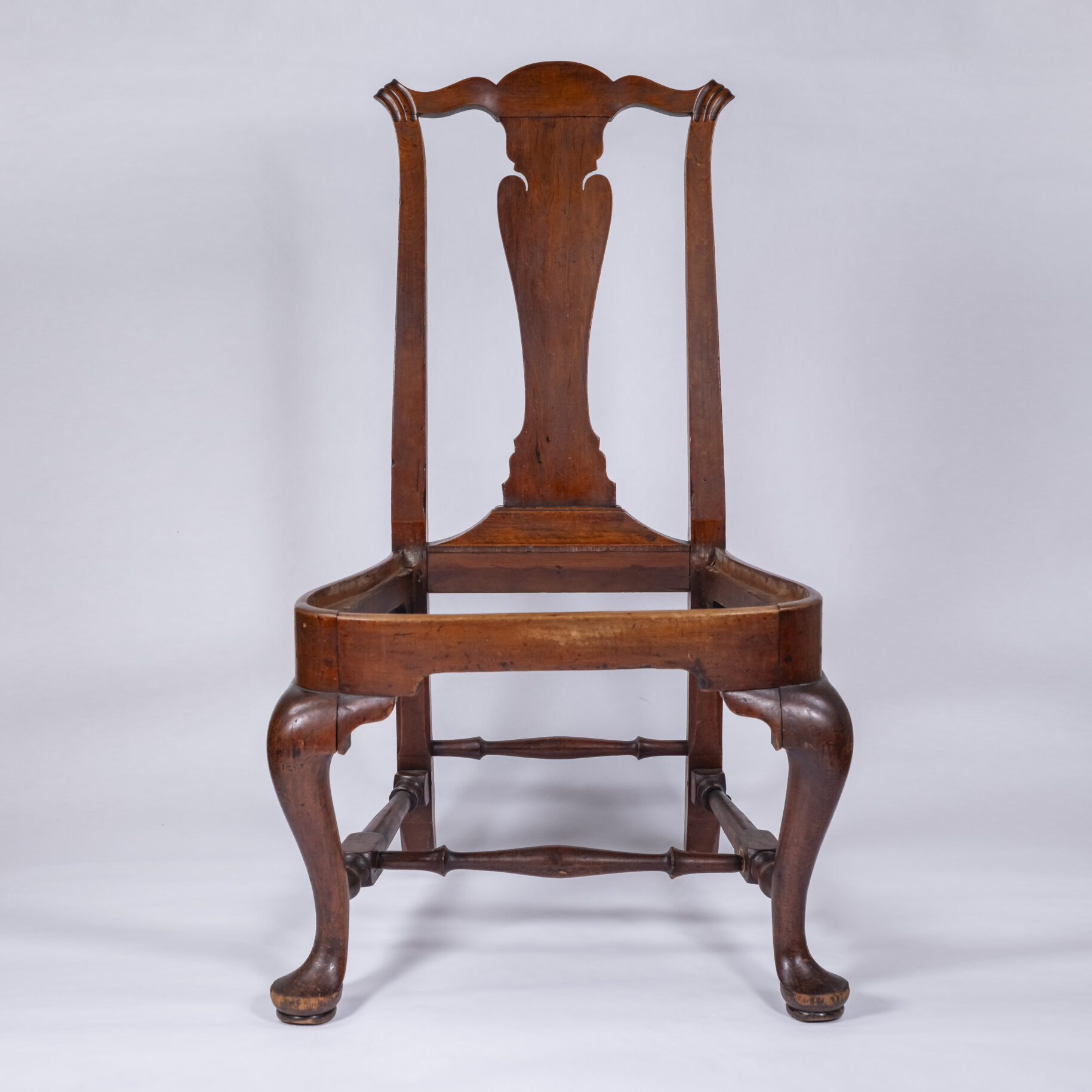 Side chair, cherry, 1768-1769, Reuben Bliss, Springfield, Massachusetts. Photo by David Edgecomb.