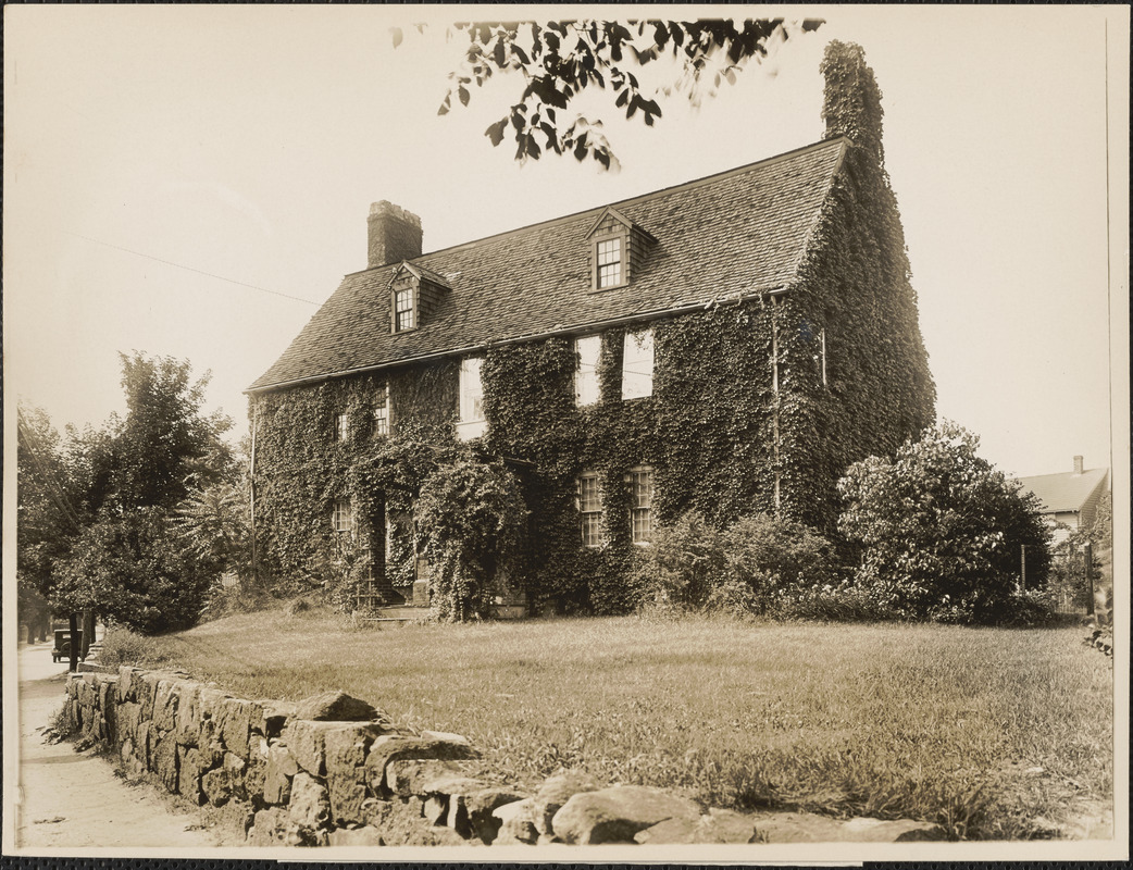 Craddock House, Medford. Image by Leon H. Abdalian (1884-1967).