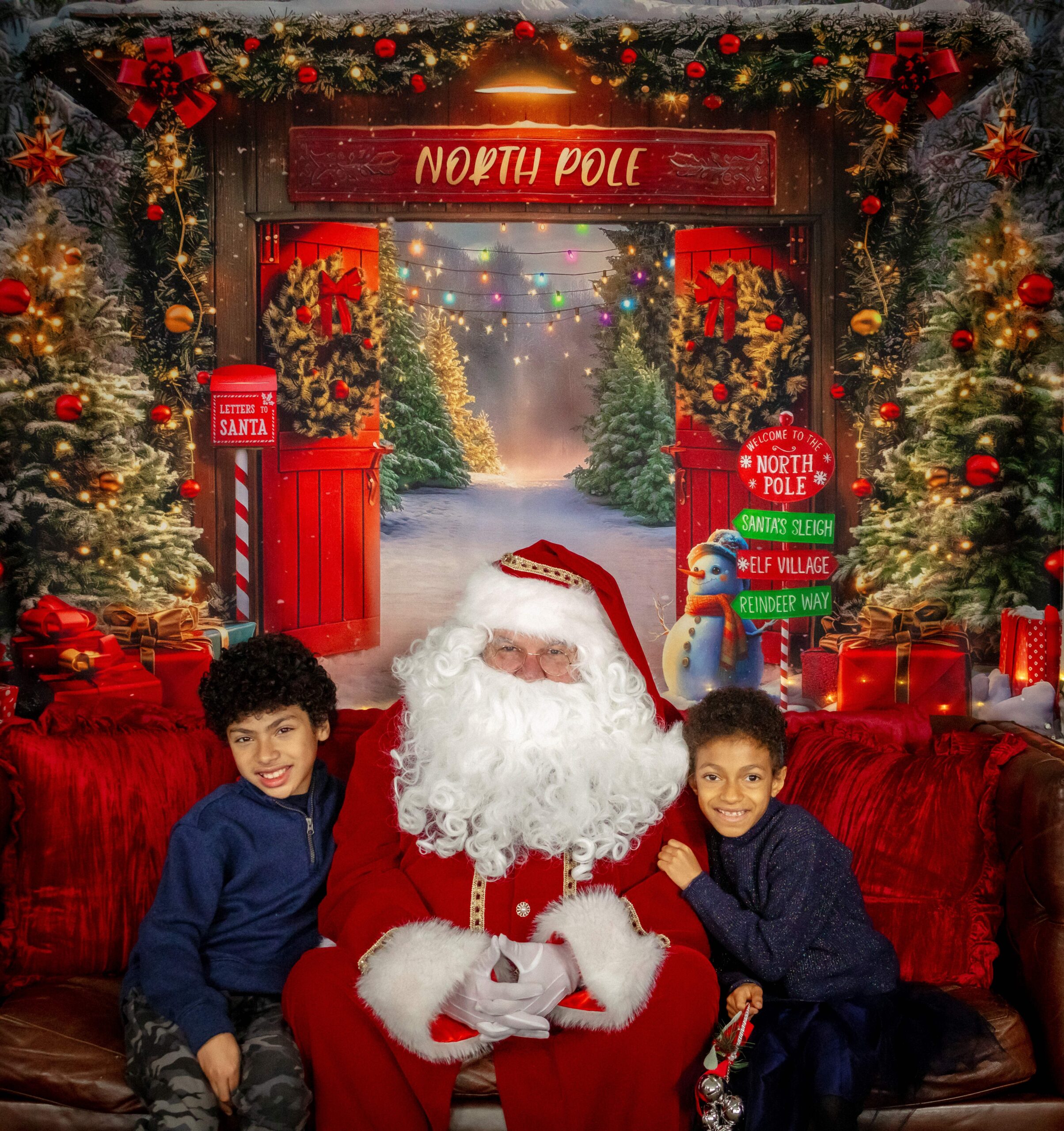 Fruitlands Photos with Santa